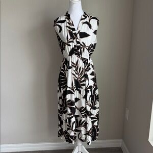 Cassee’s sleeveless,tiered women’s maxi dress